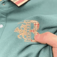 5. Gestructureerde kraag en zorgvuldig uitgewerkte details