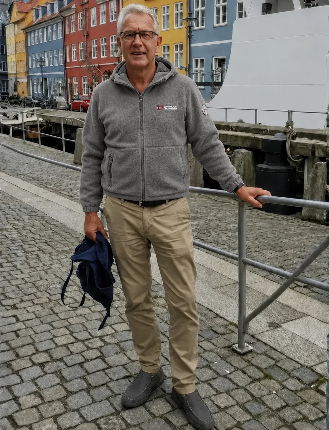 Review by Pieter van Dijk